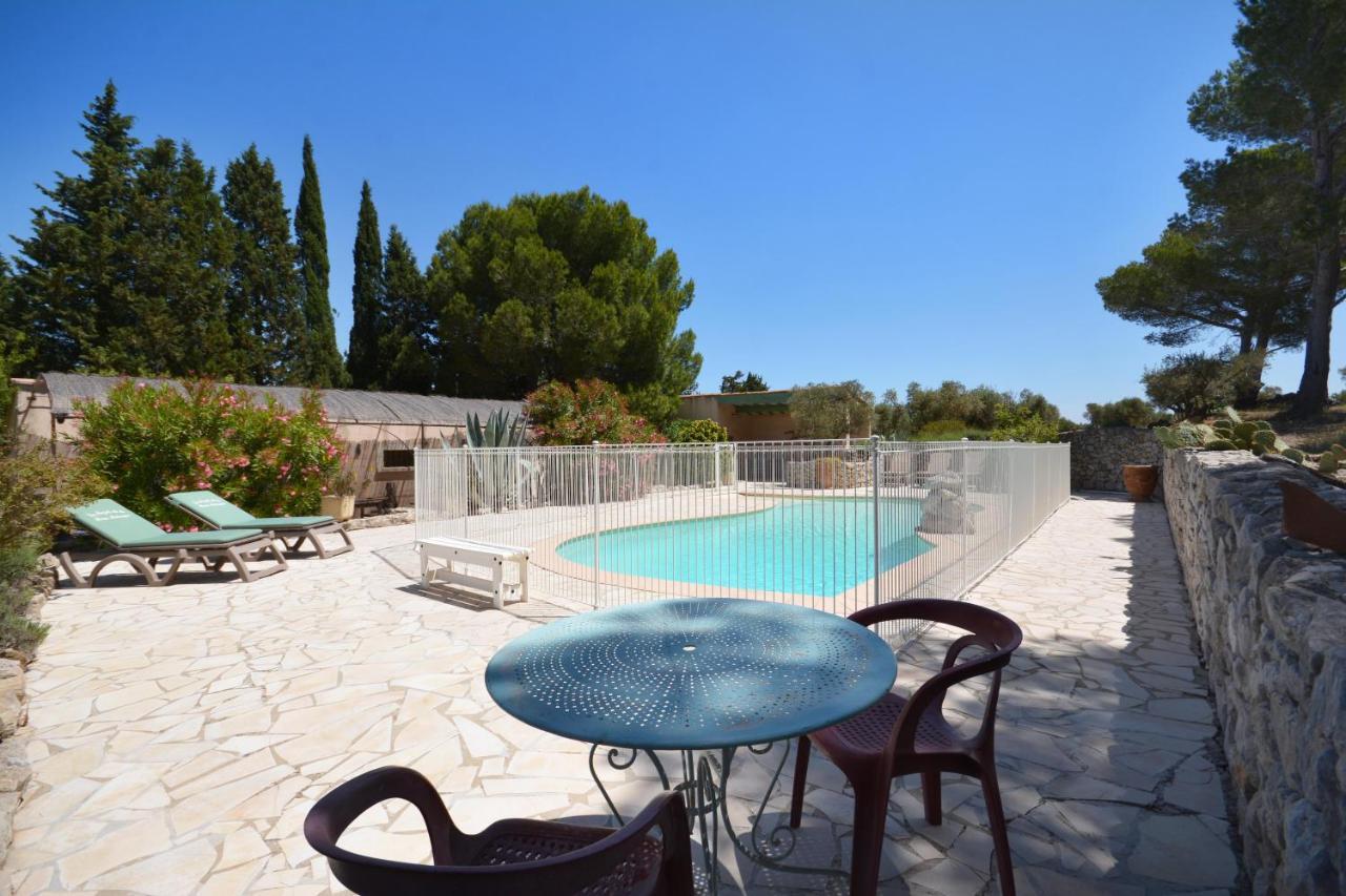 Les Mazets De La Reine Pedauque Villa Paradou Luaran gambar
